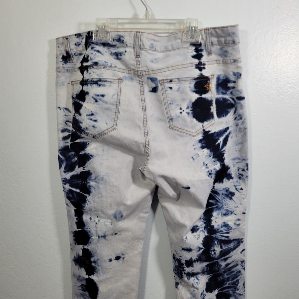 VIP Boyfriend Light Wash With Dark Blue Tie Dye Pattern Jeans Size 14 92726-1424 - Picture 5 of 8